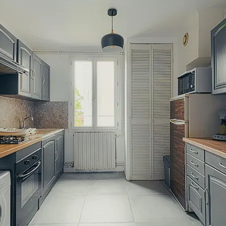 Le Cocon For 6 People And 1 Baby * Villeurbanne