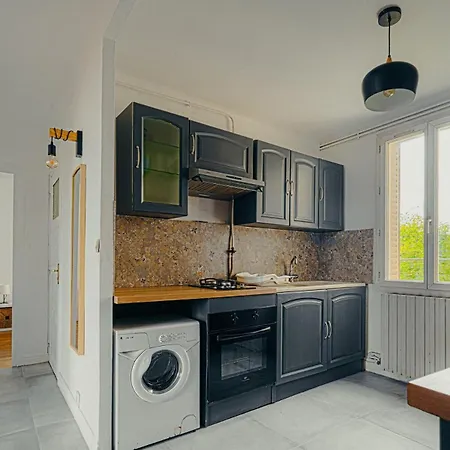 Le Cocon For 6 People And 1 Baby * Villeurbanne