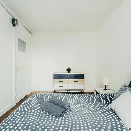 Le Cocon For 6 People And 1 Baby Villeurbanne