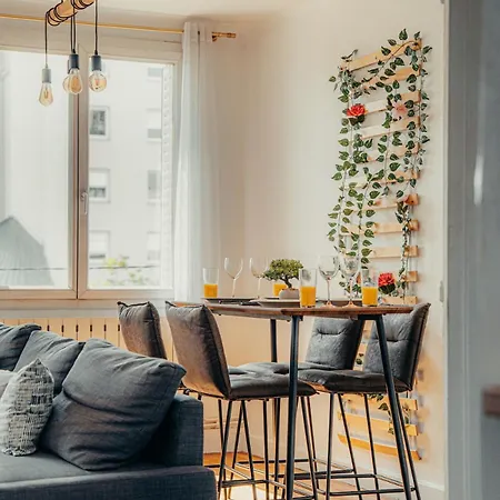 Le Cocon For 6 People And 1 Baby * Villeurbanne